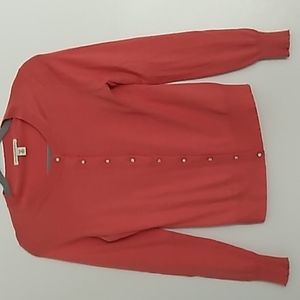 Cardigan with seashell buttons